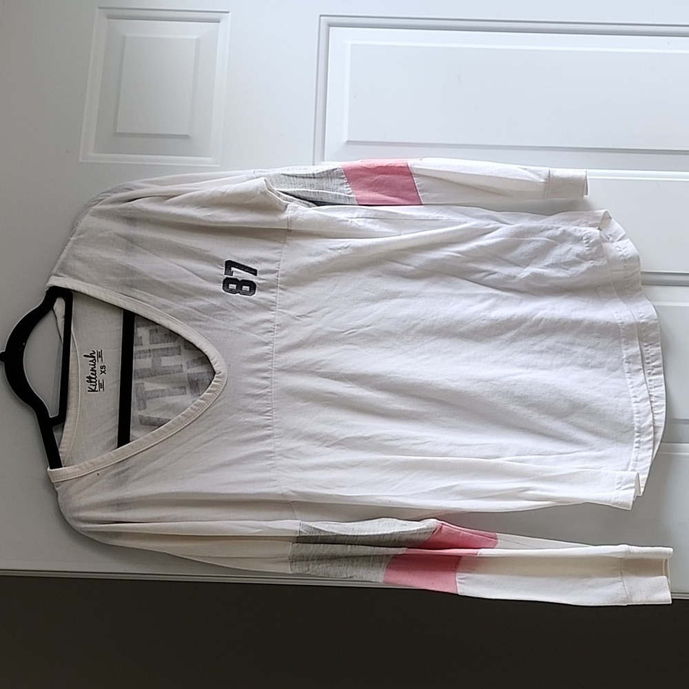 Kittenish white long sleeve